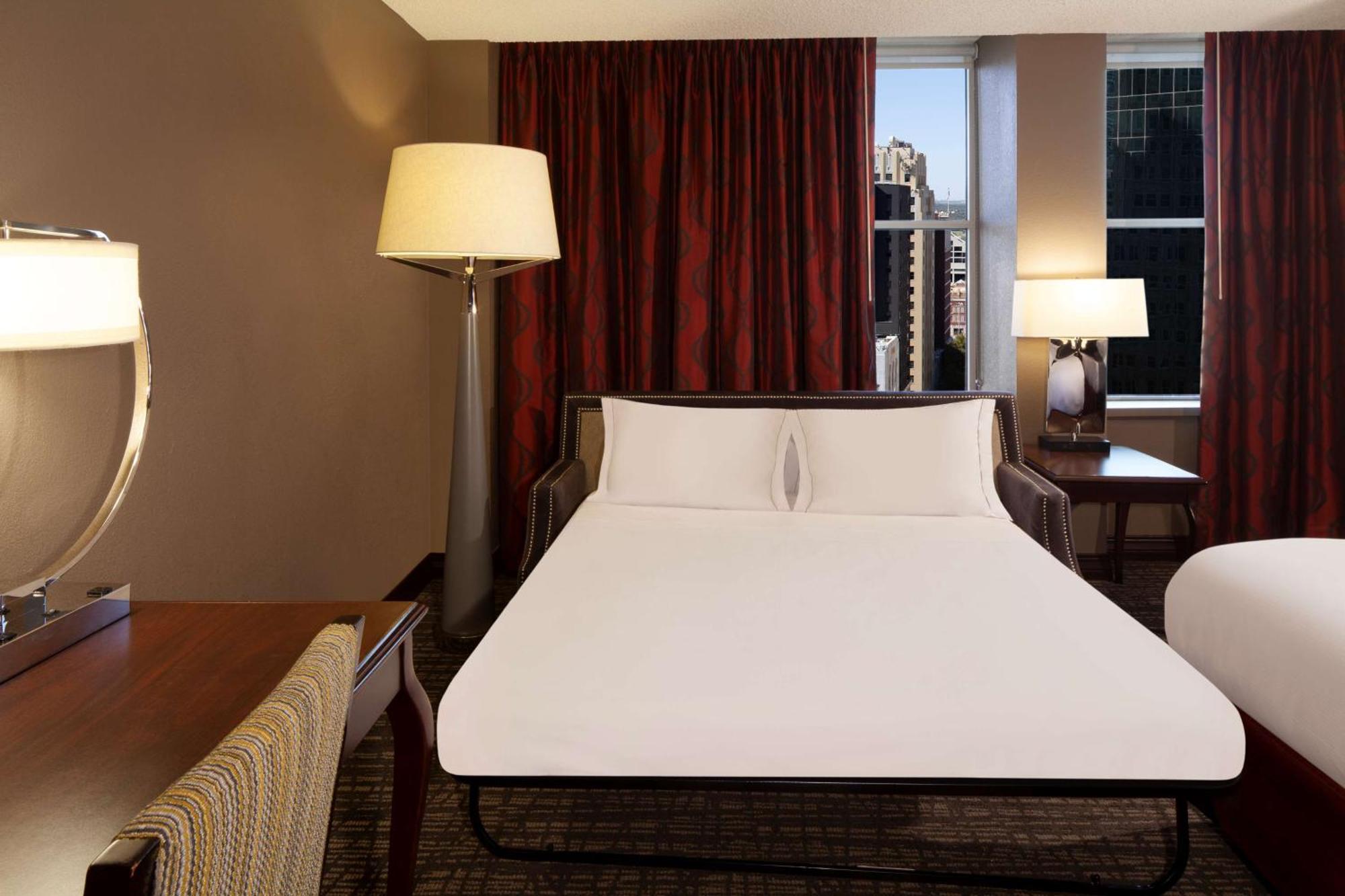 Hilton Worth 4*